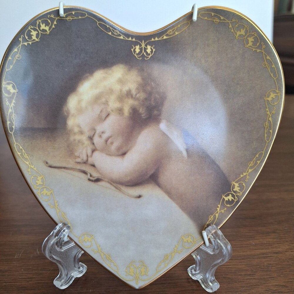 VINTAGE 1996 BRADFORD EXCHANGE "SWEET SLUMBER" HEART SHAPED PLATE W/HANGER